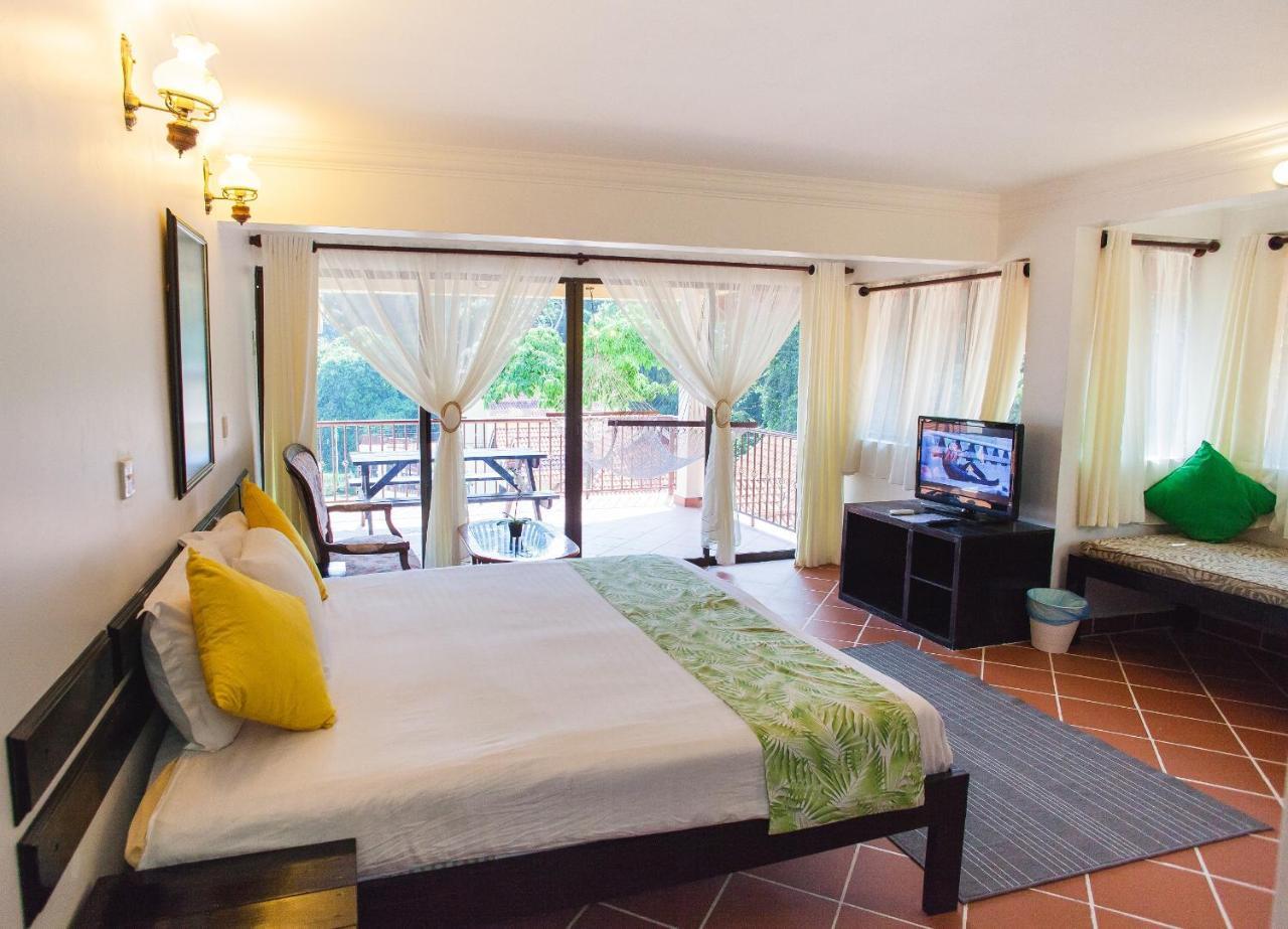 Anjungan Beach Resort Kampung Teluk Nipah Kültér fotó