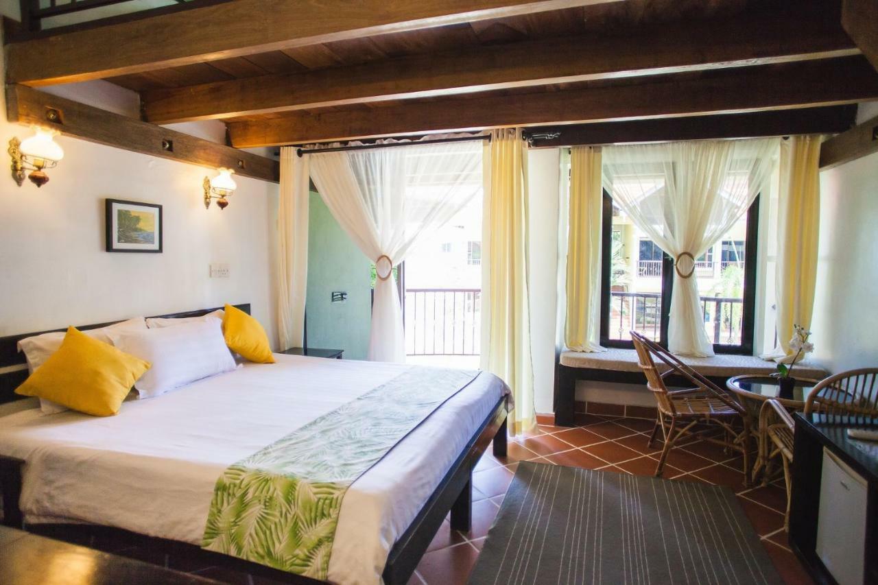 Anjungan Beach Resort Kampung Teluk Nipah Kültér fotó
