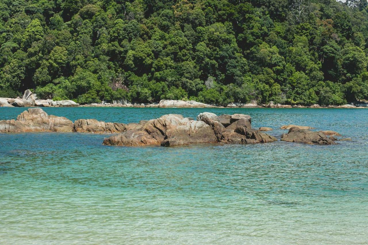 Anjungan Beach Resort Kampung Teluk Nipah Kültér fotó