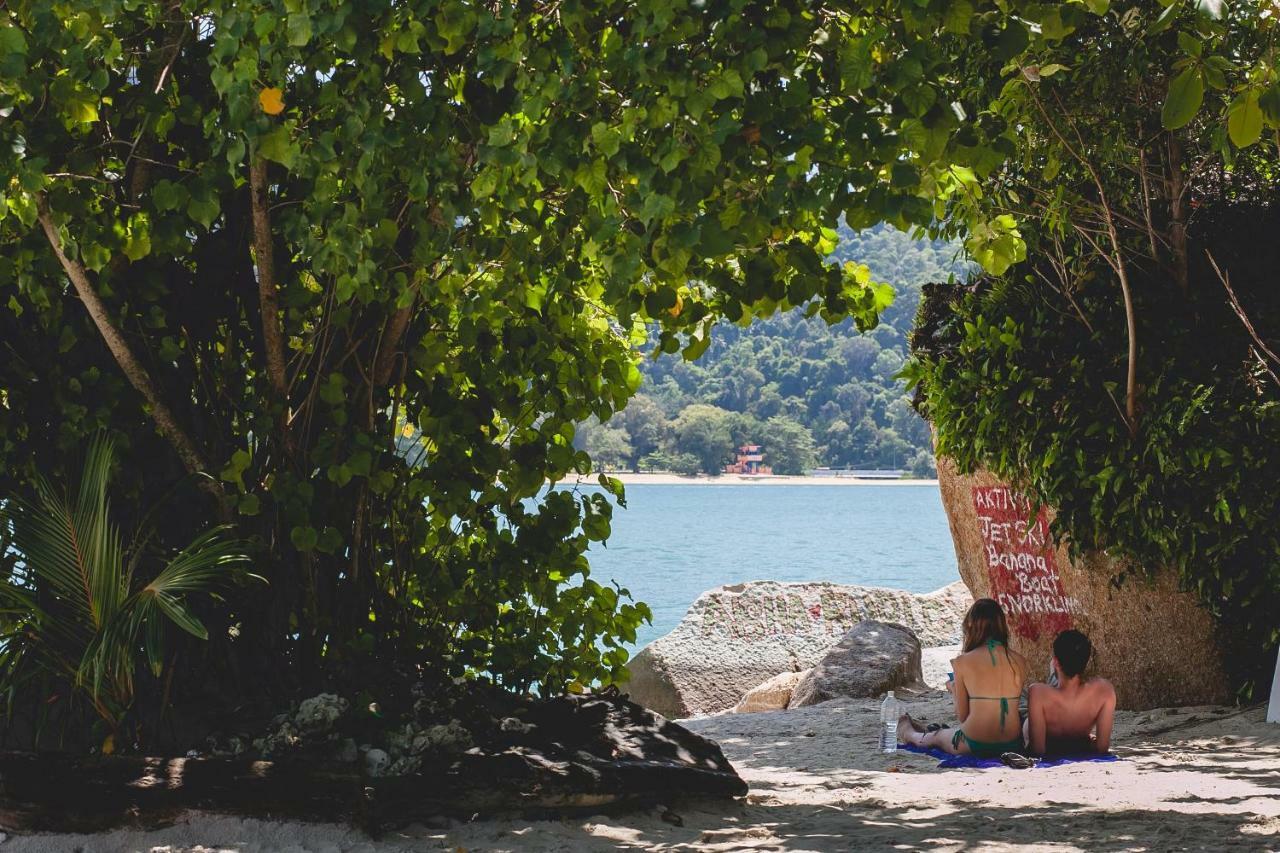 Anjungan Beach Resort Kampung Teluk Nipah Kültér fotó