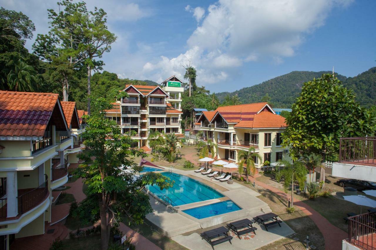 Anjungan Beach Resort Kampung Teluk Nipah Kültér fotó