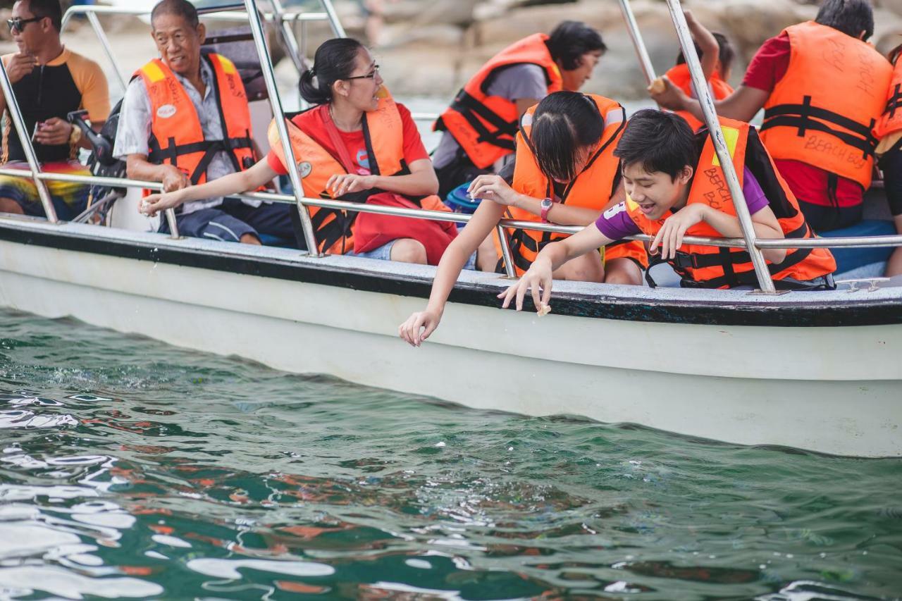 Anjungan Beach Resort Kampung Teluk Nipah Kültér fotó