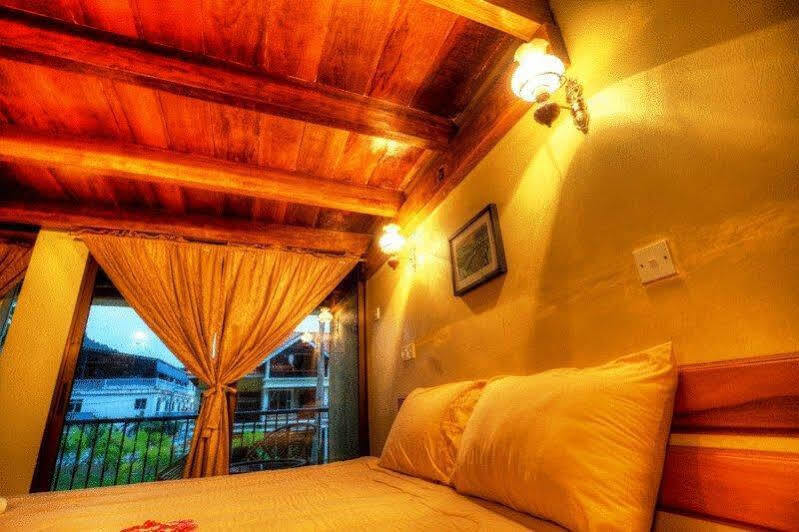 Anjungan Beach Resort Kampung Teluk Nipah Kültér fotó