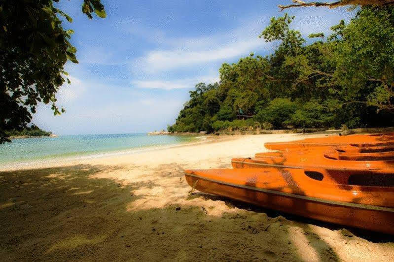 Anjungan Beach Resort Kampung Teluk Nipah Kültér fotó