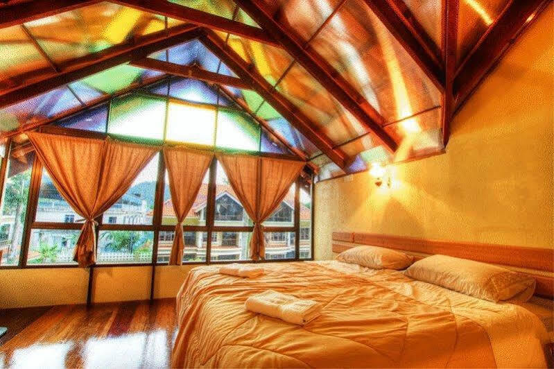 Anjungan Beach Resort Kampung Teluk Nipah Kültér fotó